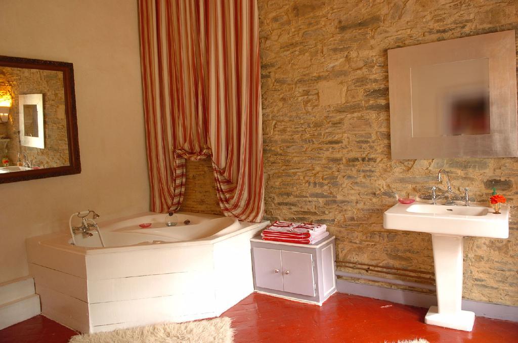 Chateau Du Boschet Bed & Breakfast Bourg-des-Comptes Oda fotoğraf